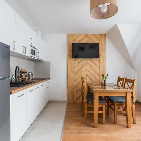 Mango - Przystanek Kuźnice 3*