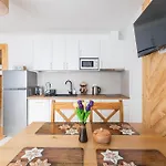 فندق مبيت وإفطار Mango - Przystanek Kuznice 3*