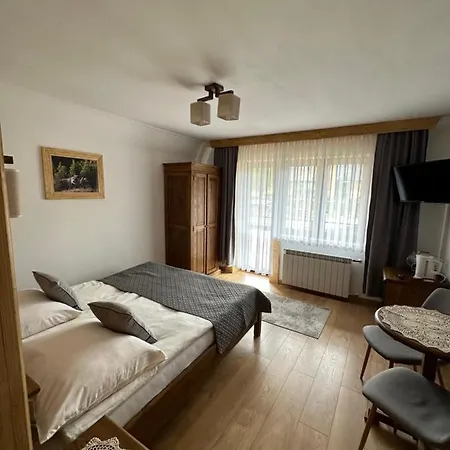 Couette-café Mango - Przystanek Kuznice 3*