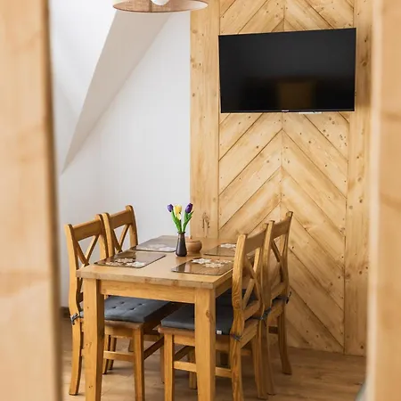 Mango - Przystanek Kuznice Couette-café