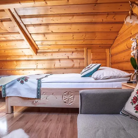 Couette-café Mango - Przystanek Kuznice 3*