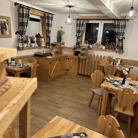 Mango - Przystanek Kuznice Couette-café