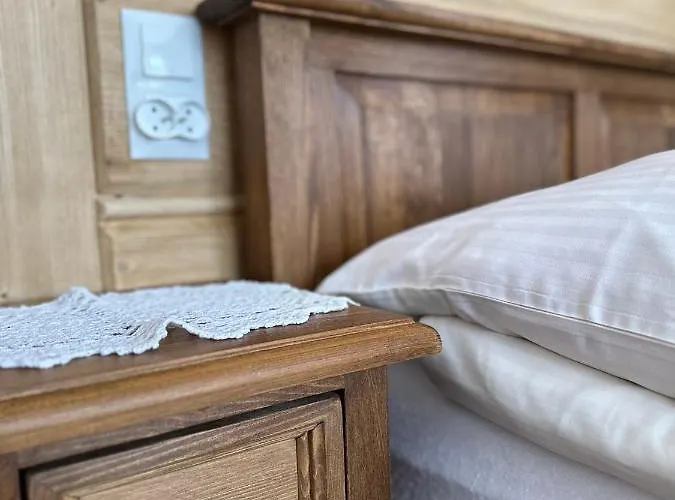 Bed & Breakfast Mango - Przystanek Kuznice 3*