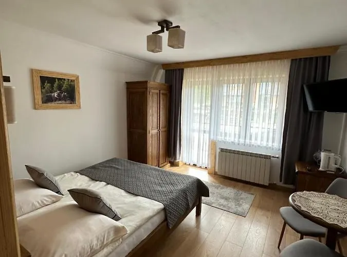 Bed & Breakfast Mango - Przystanek Kuznice 3*