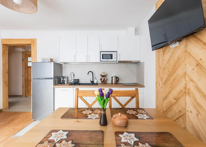 Bed & Breakfast Mango - Przystanek Kuznice 3*